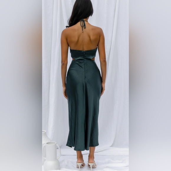 SELFIE LESLIE SOCIAL BUTTERFLY CUT-OUT WAIST MIDI DRESS JADE - Picture 2 of 11